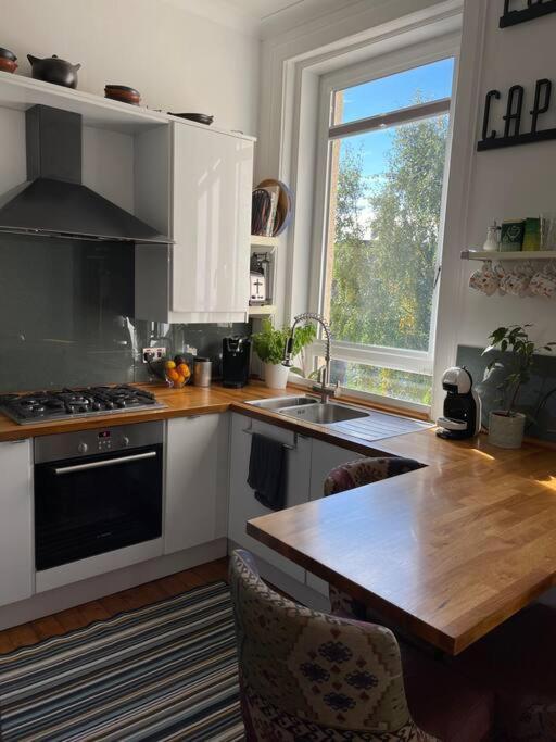 Traditional Apt Close To City Centre & Hampden Glasgow Exterior photo
