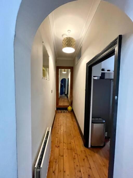 Traditional Apt Close To City Centre & Hampden Glasgow Exterior photo